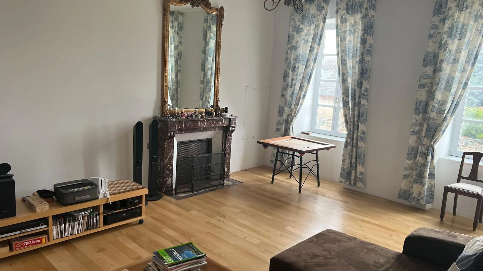 Chateau Camus Montmarault Bed & Breakfast