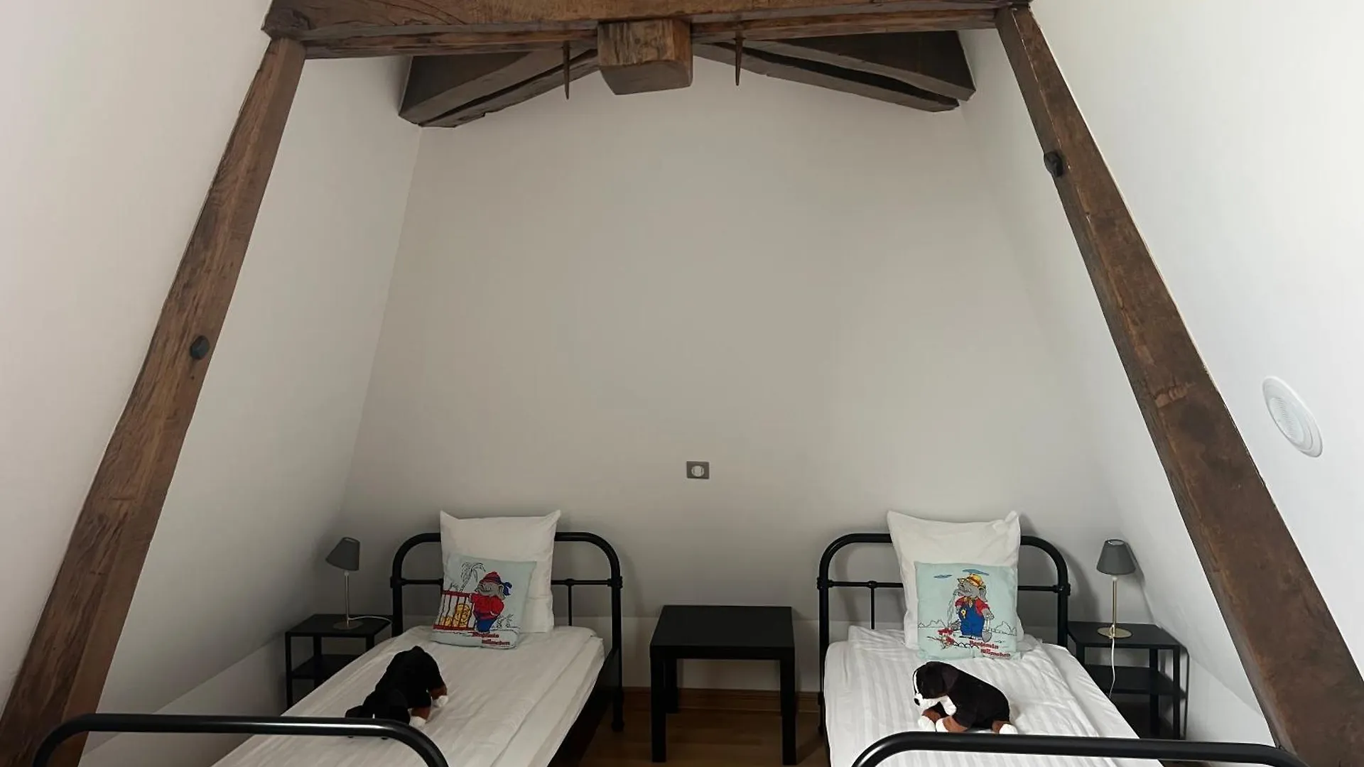 Chateau Camus Montmarault Bed & Breakfast