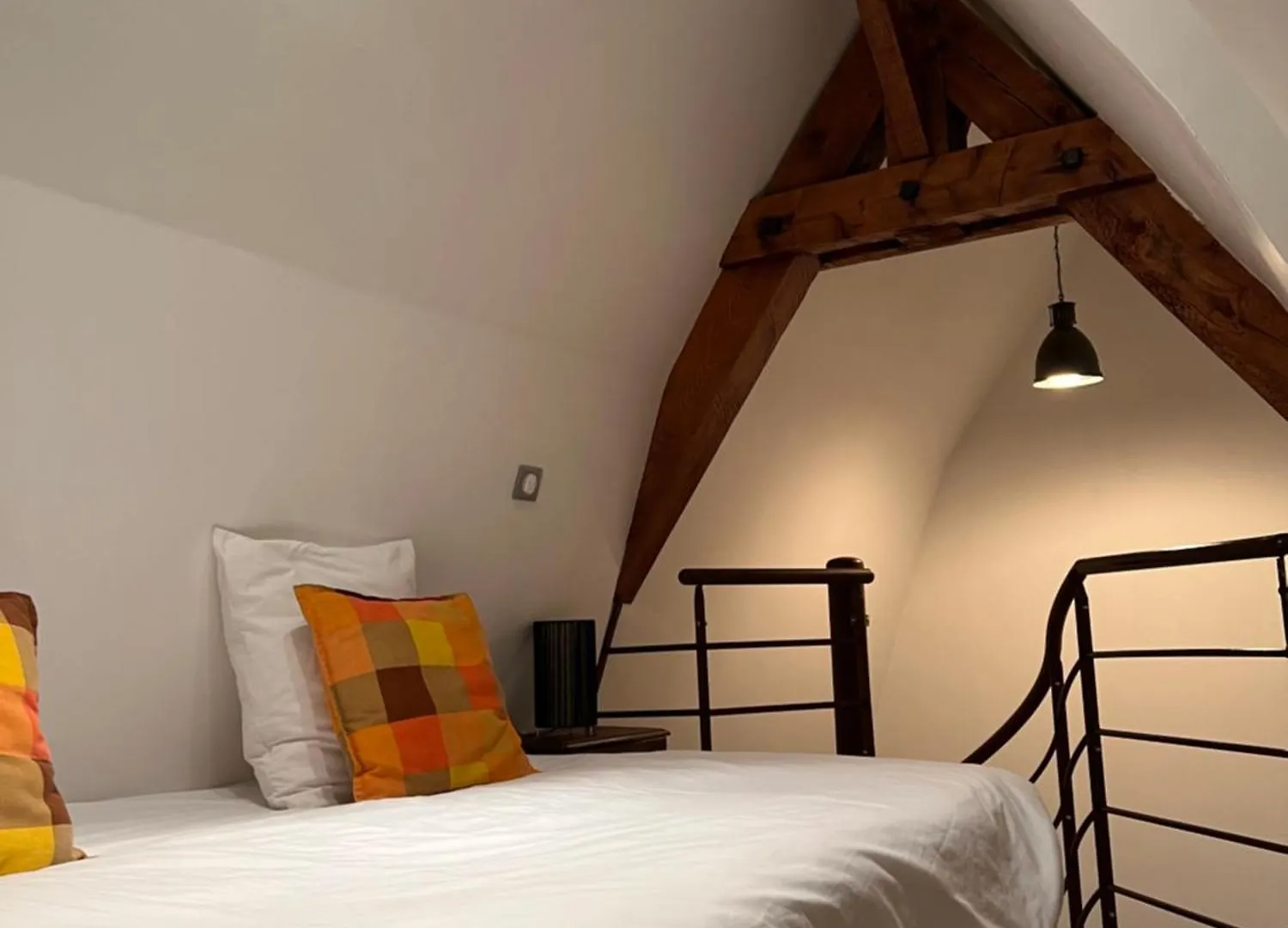 Chateau Camus Montmarault 0*,  France