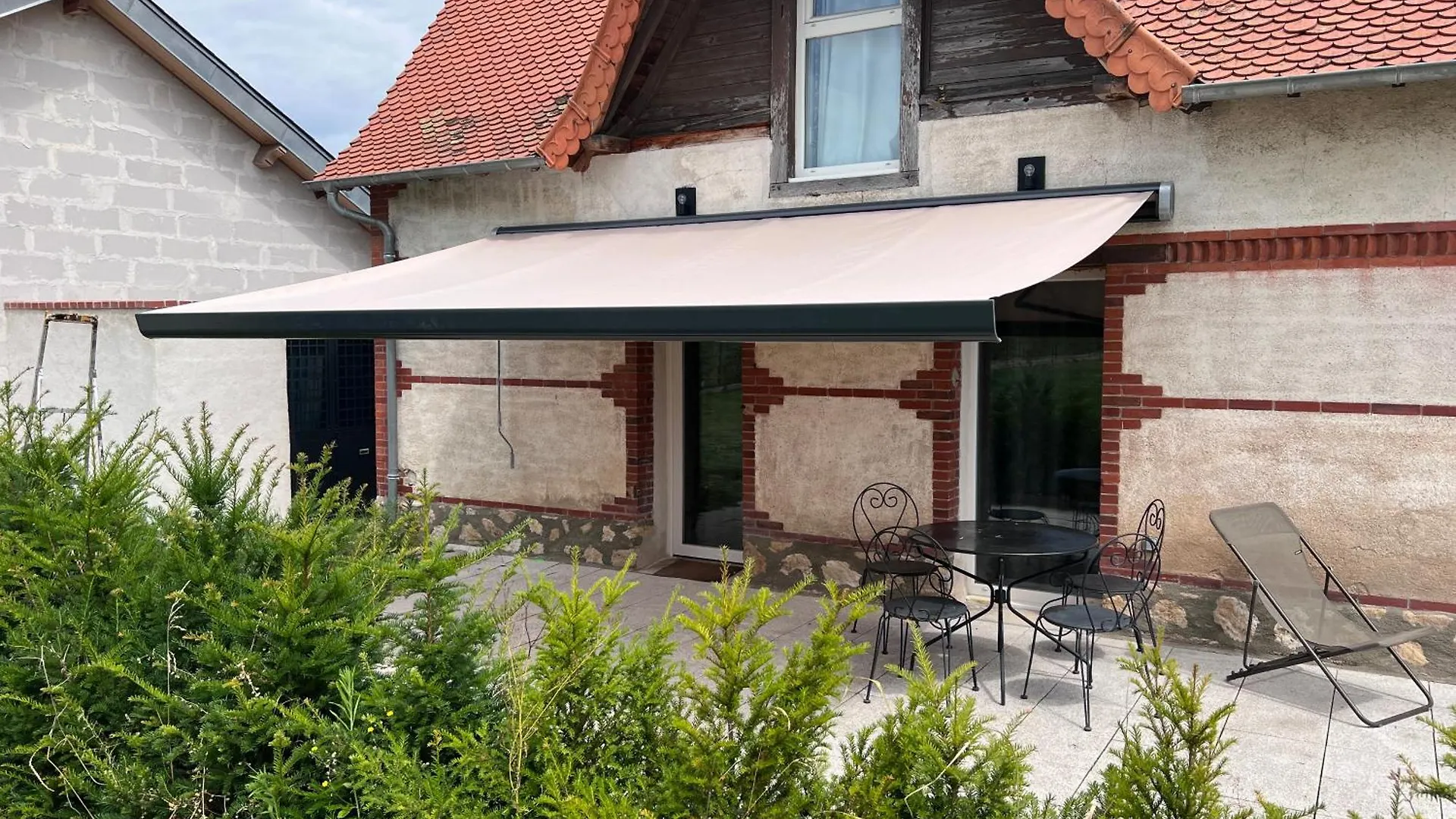 Chateau Camus Montmarault Bed & Breakfast