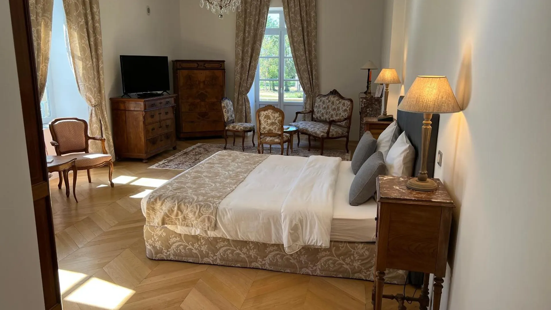 Chateau Camus Montmarault France